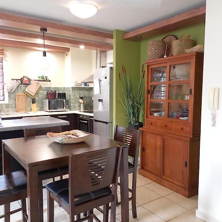 Bel Appartement Avec Terrasse Proche Des Plages Saint-Gilles-les-Bains Exterior foto